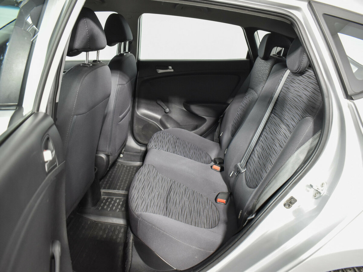 Купить Hyundai Solaris с пробегом. Фото: #10