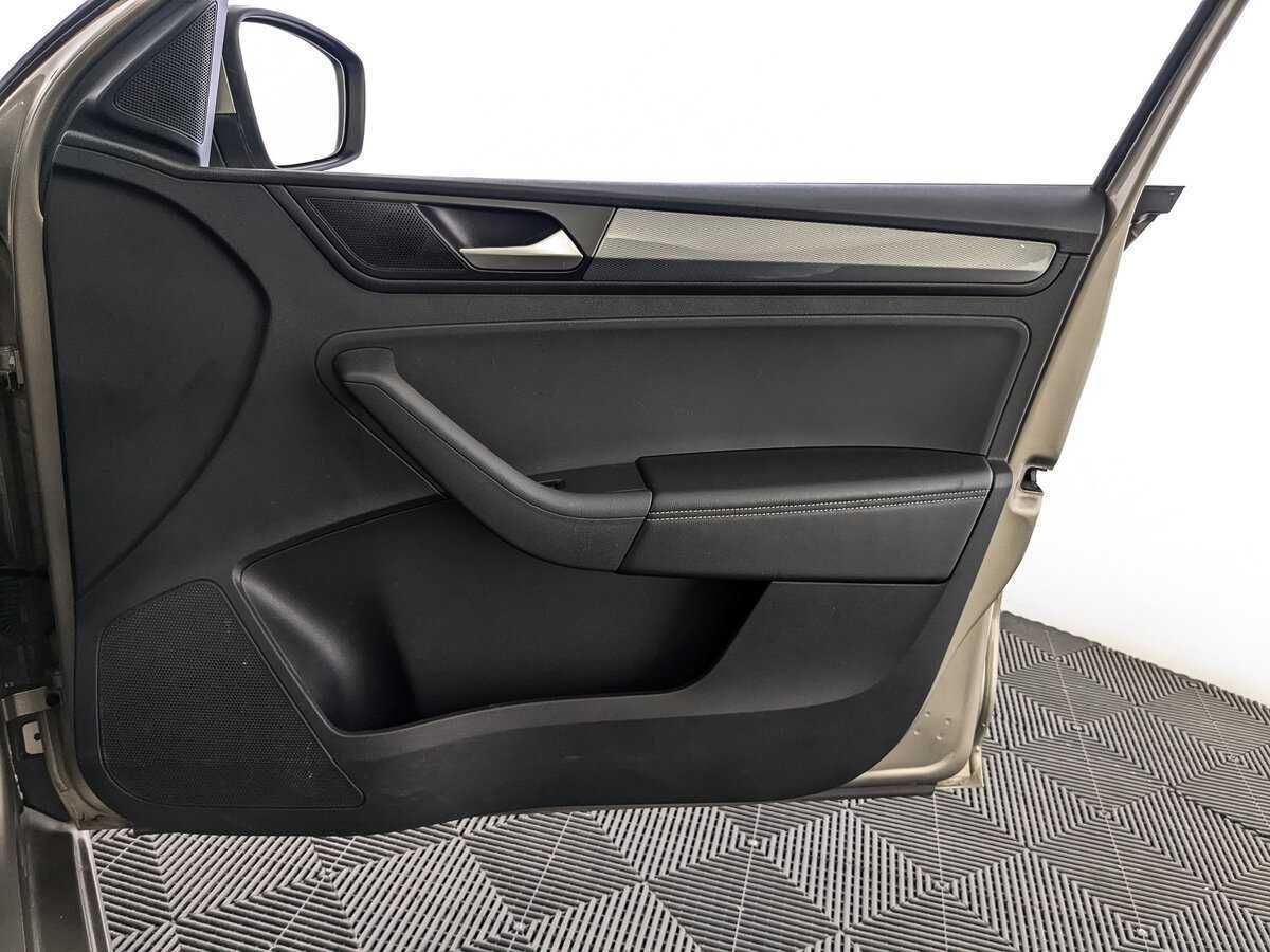 Купить Volkswagen Polo с пробегом. Фото: #20