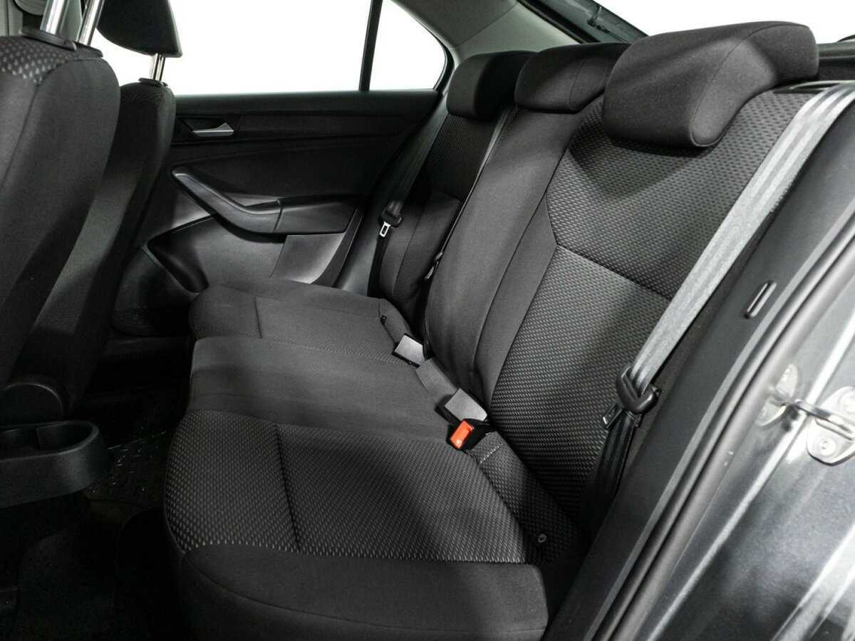 Купить Volkswagen Polo с пробегом. Фото: #9