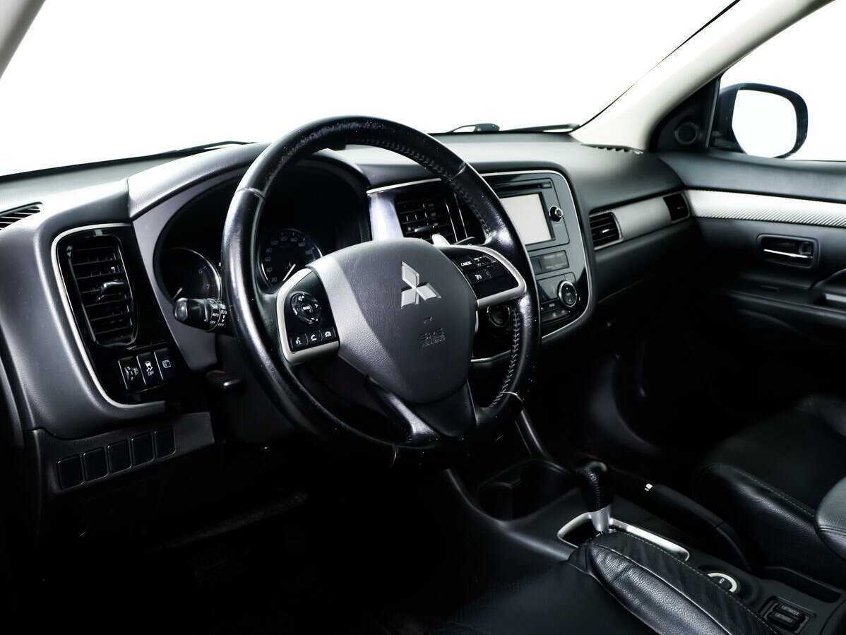Купить Mitsubishi Outlander с пробегом. Фото: #12