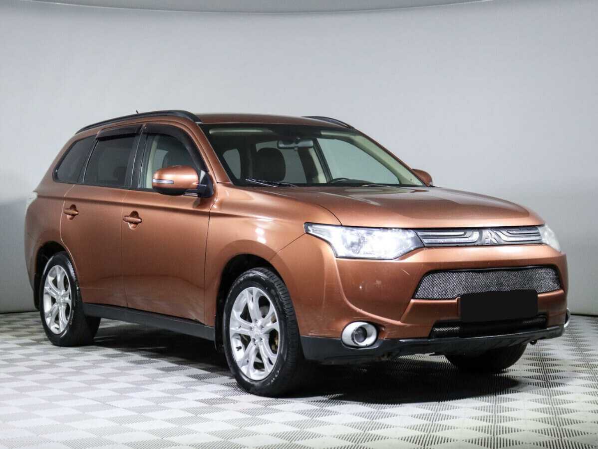 Купить Mitsubishi Outlander с пробегом. Фото: #2