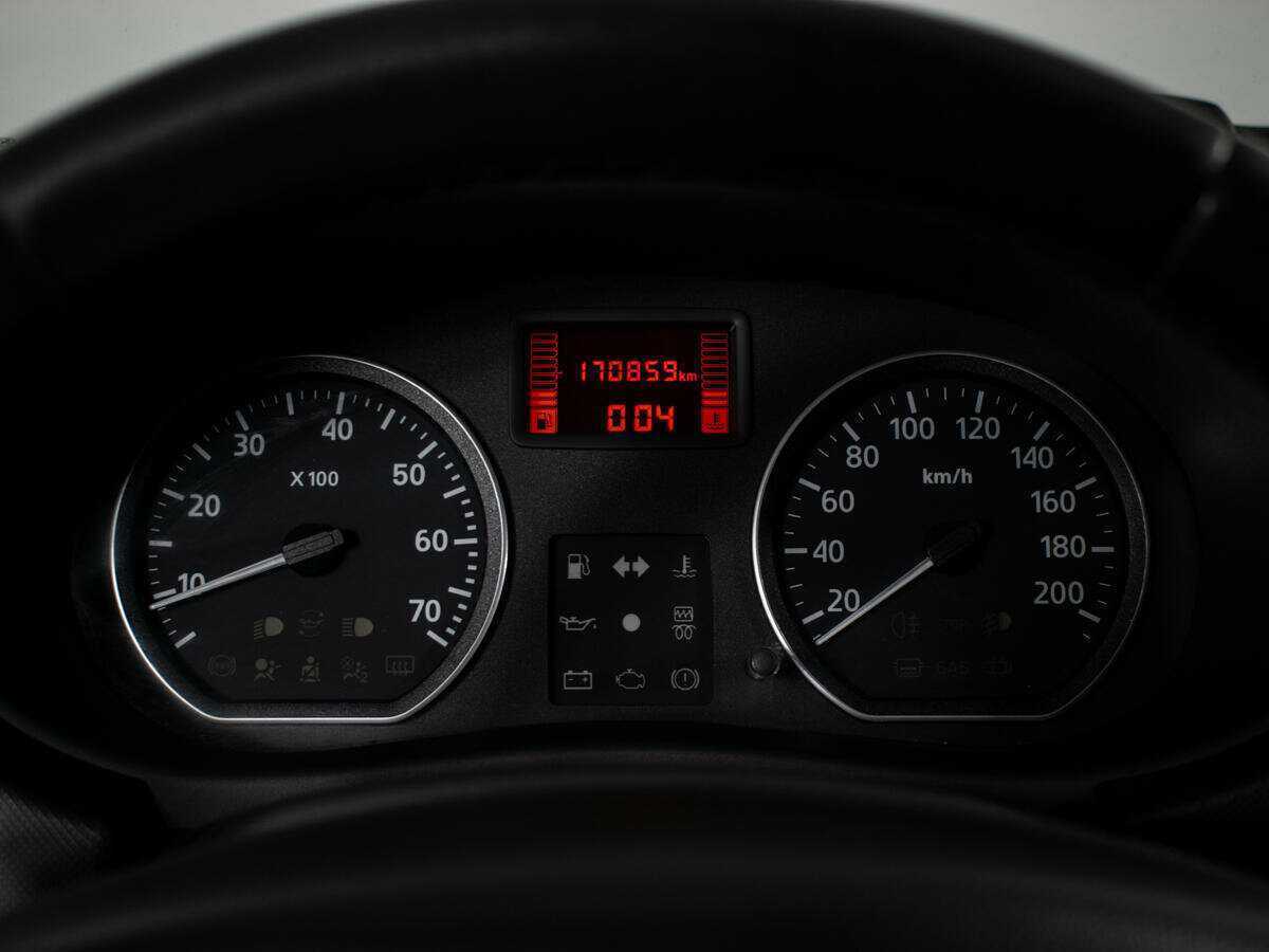 Купить Renault Sandero с пробегом. Фото: #11