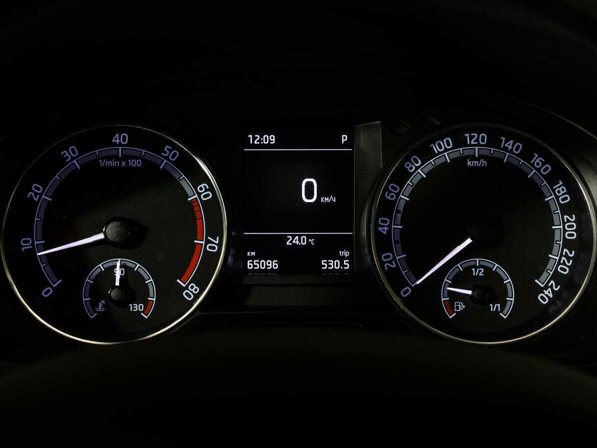 Купить Skoda Rapid с пробегом. Фото: #14