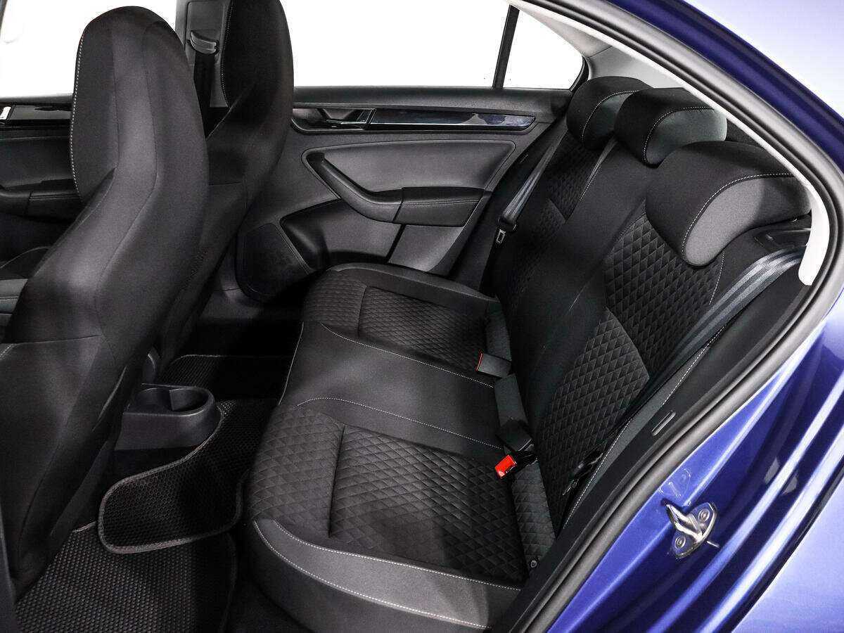 Купить Skoda Rapid с пробегом. Фото: #9
