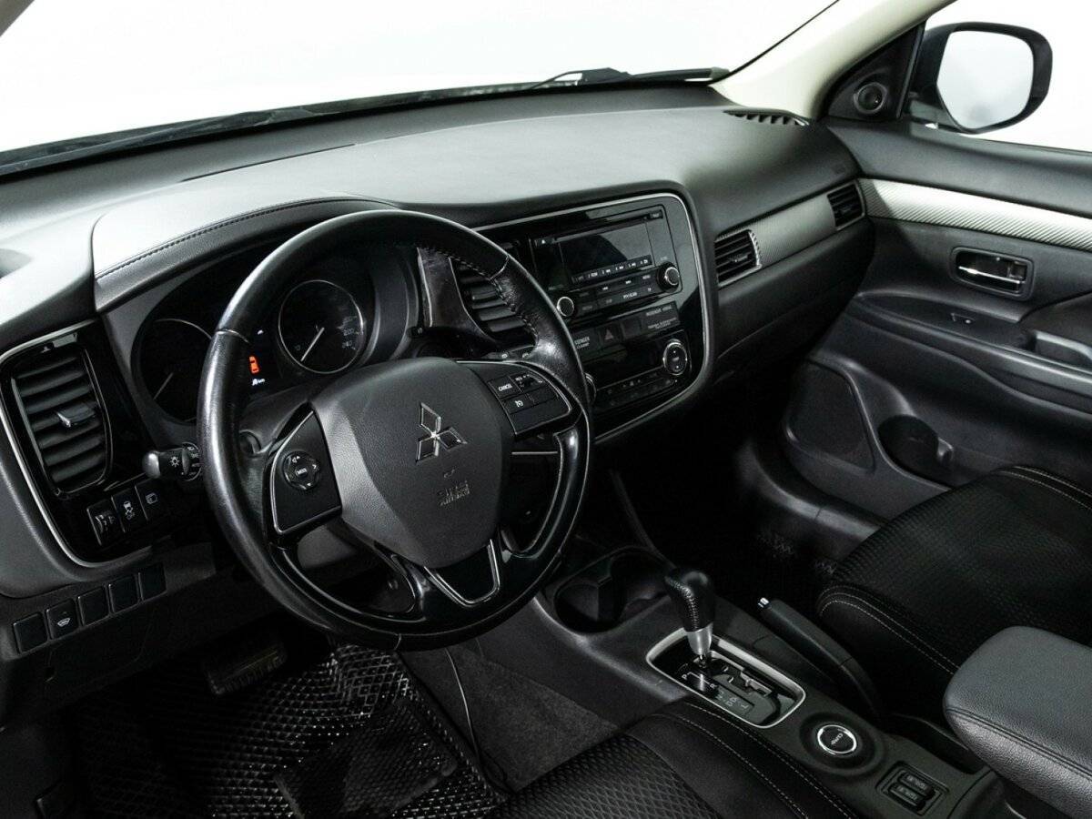 Купить Mitsubishi Outlander с пробегом. Фото: #10