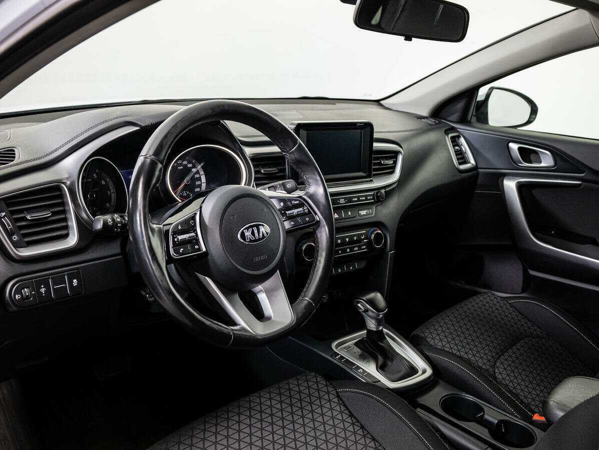 Купить Kia Ceed с пробегом. Фото: #10