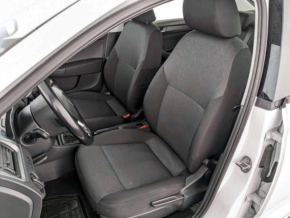 Купить Skoda Rapid с пробегом. Фото: #19