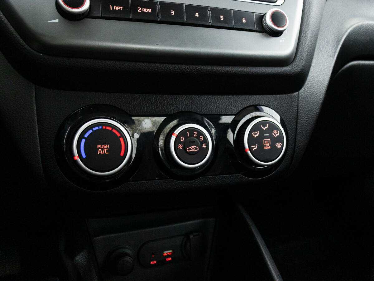 Купить Kia Rio с пробегом. Фото: #14