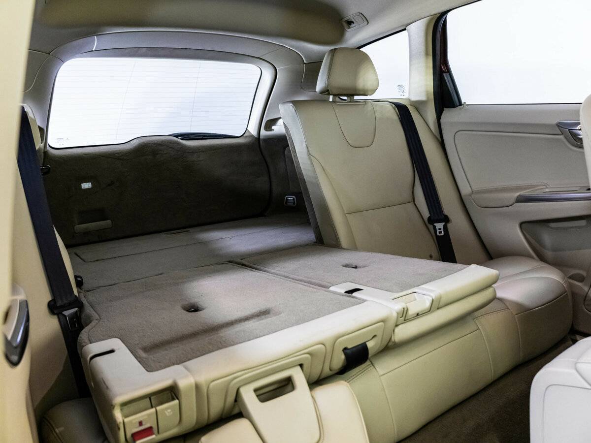 Купить Volvo XC60 с пробегом. Фото: #17