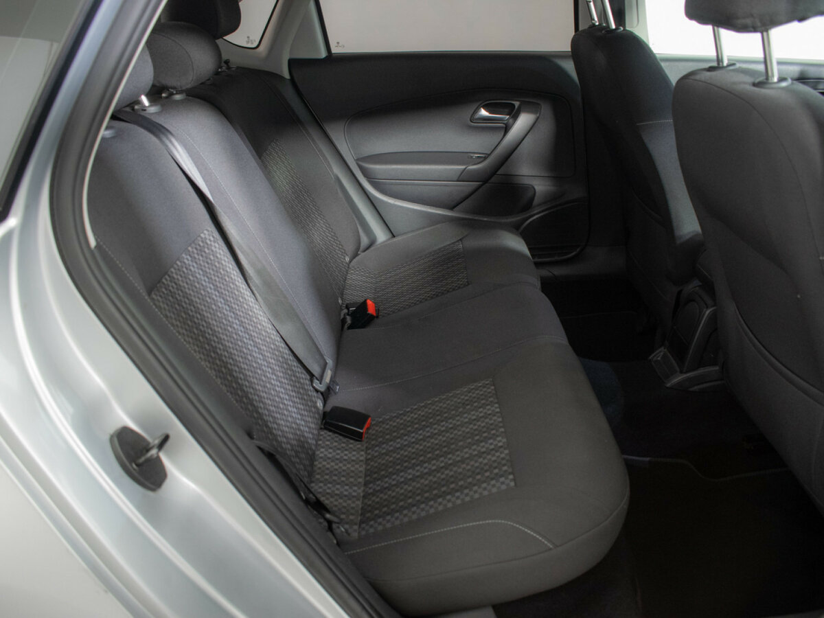 Купить Volkswagen Polo с пробегом. Фото: #9