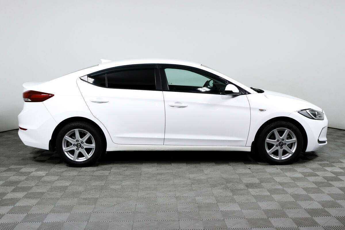 Купить Hyundai Elantra с пробегом. Фото: #3
