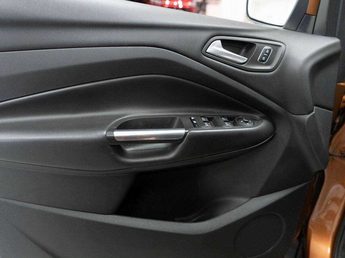 Купить Ford Kuga с пробегом. Фото: #13