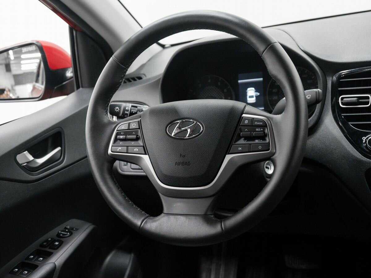 Купить Hyundai Solaris с пробегом. Фото: #10