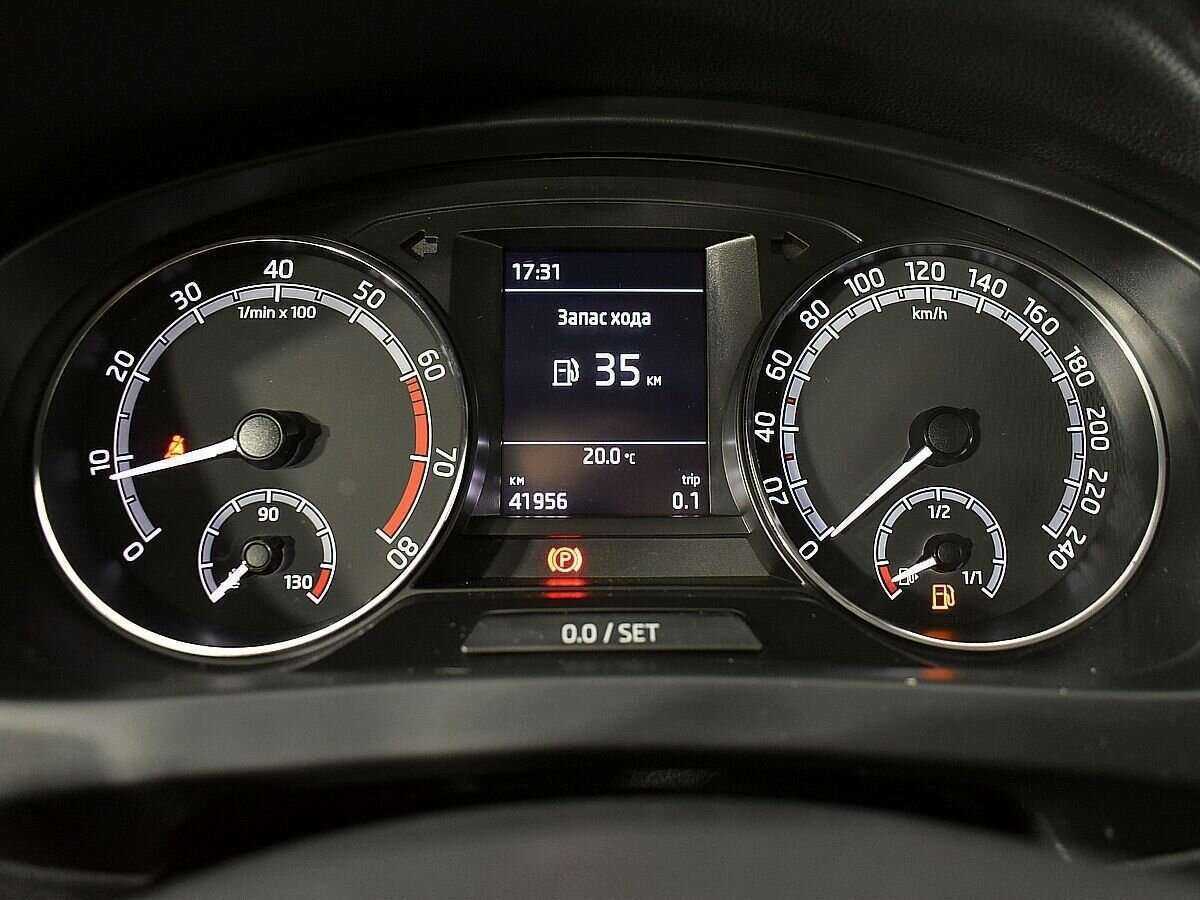 Купить Skoda Rapid с пробегом. Фото: #9