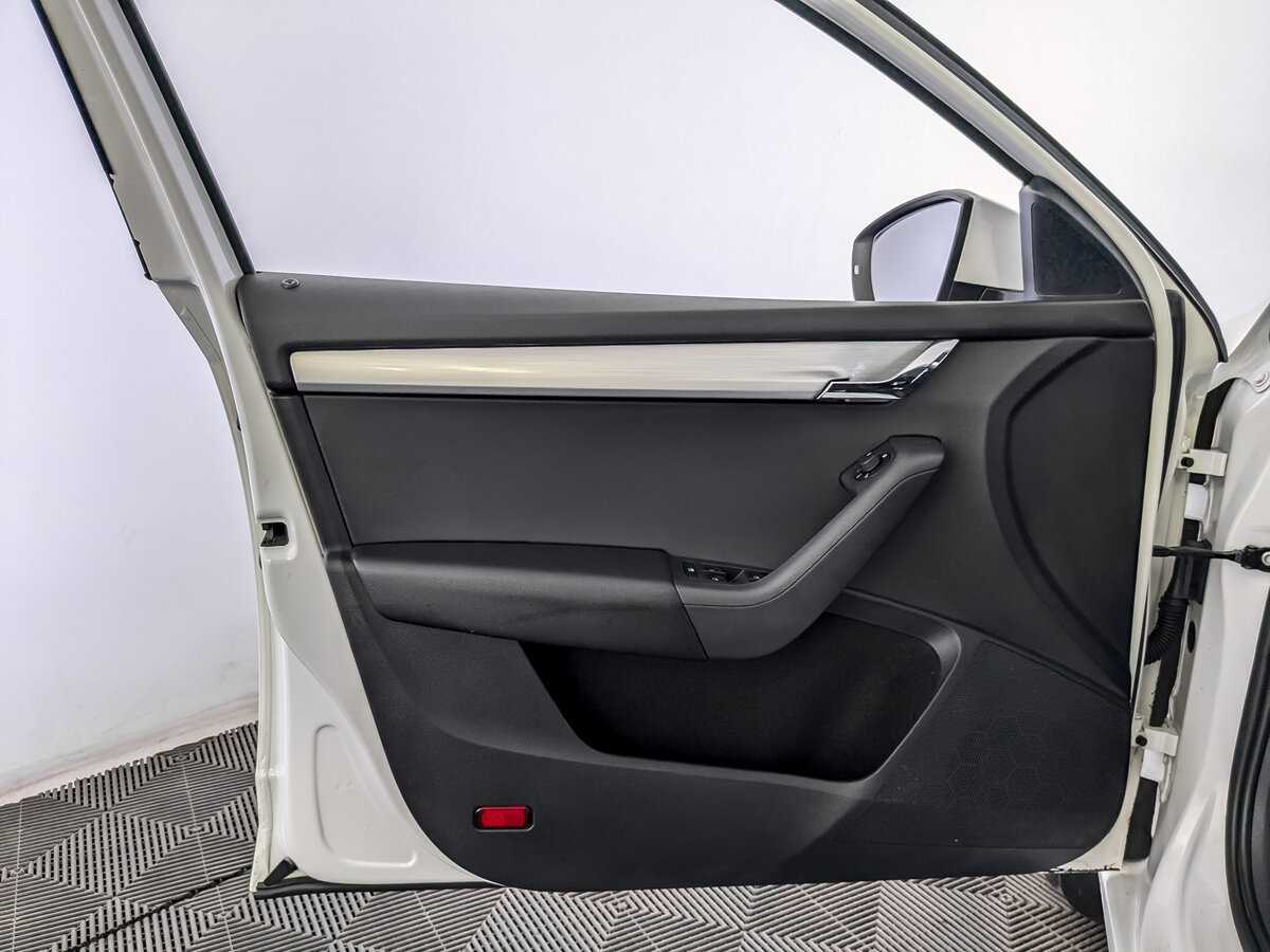 Купить Skoda Octavia с пробегом. Фото: #18