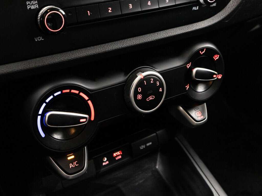 Купить Kia Rio с пробегом. Фото: #14