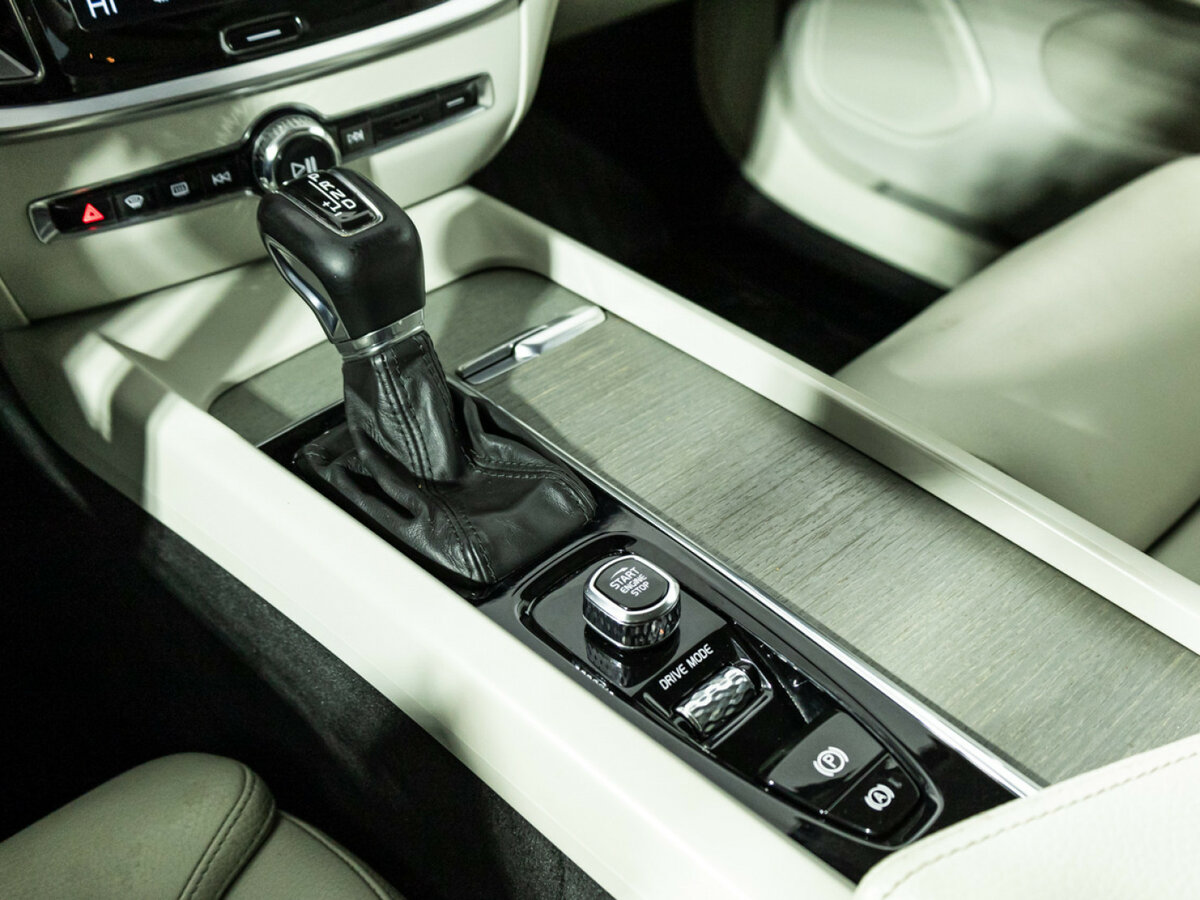 Купить Volvo V60 с пробегом. Фото: #14