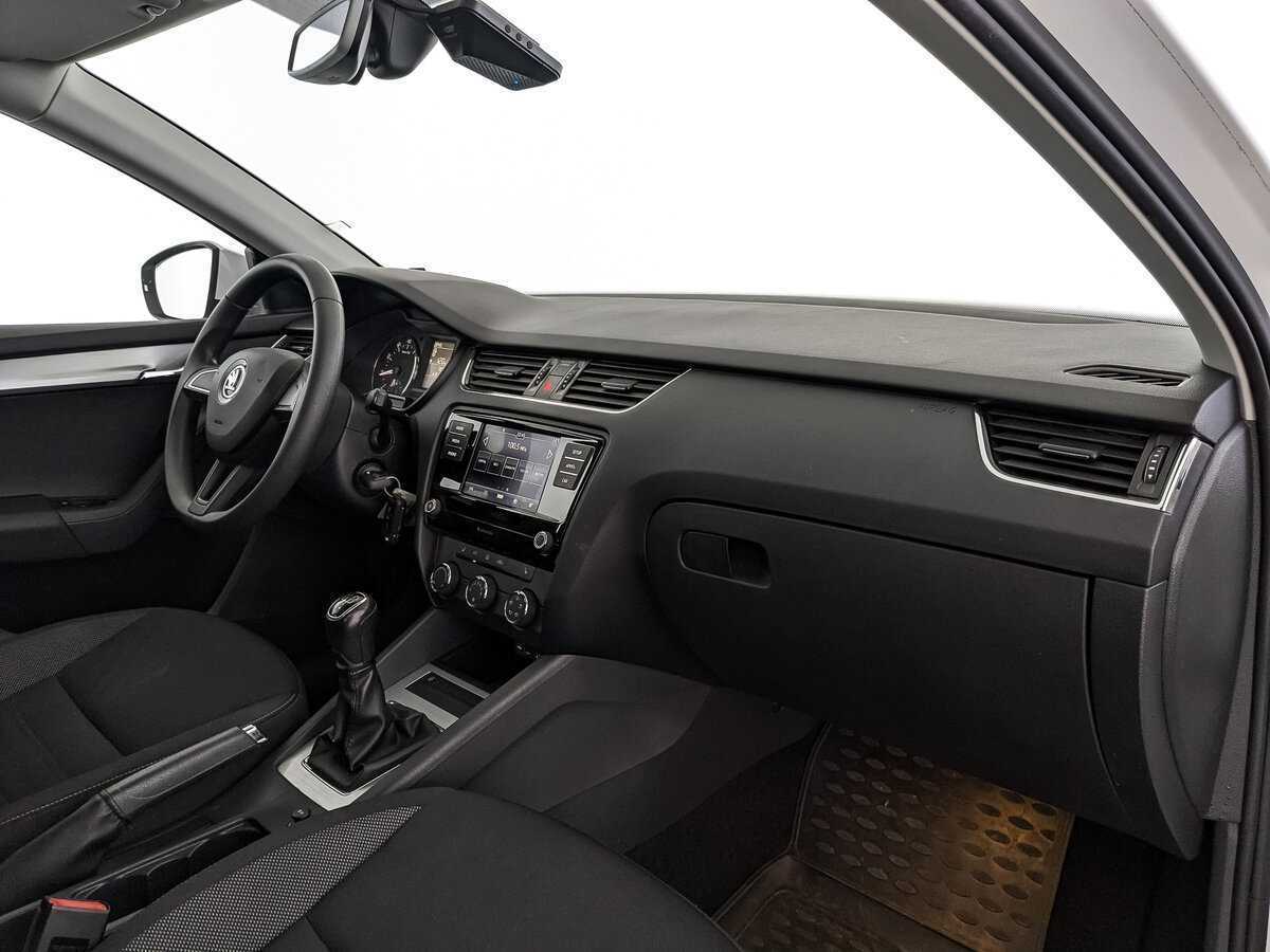 Купить Skoda Octavia с пробегом. Фото: #9