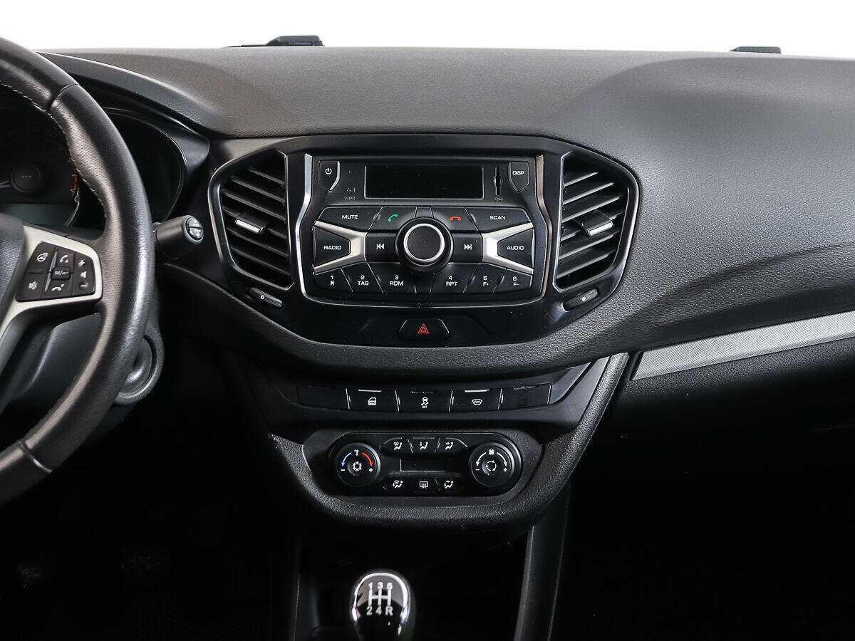 Купить Lada (ВАЗ) Vesta с пробегом. Фото: #12