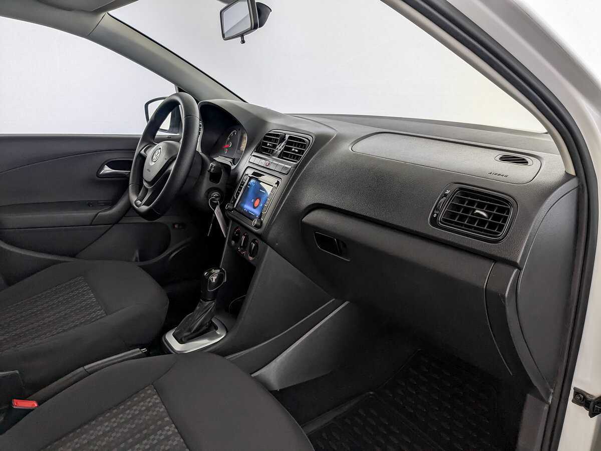 Купить Volkswagen Polo с пробегом. Фото: #10
