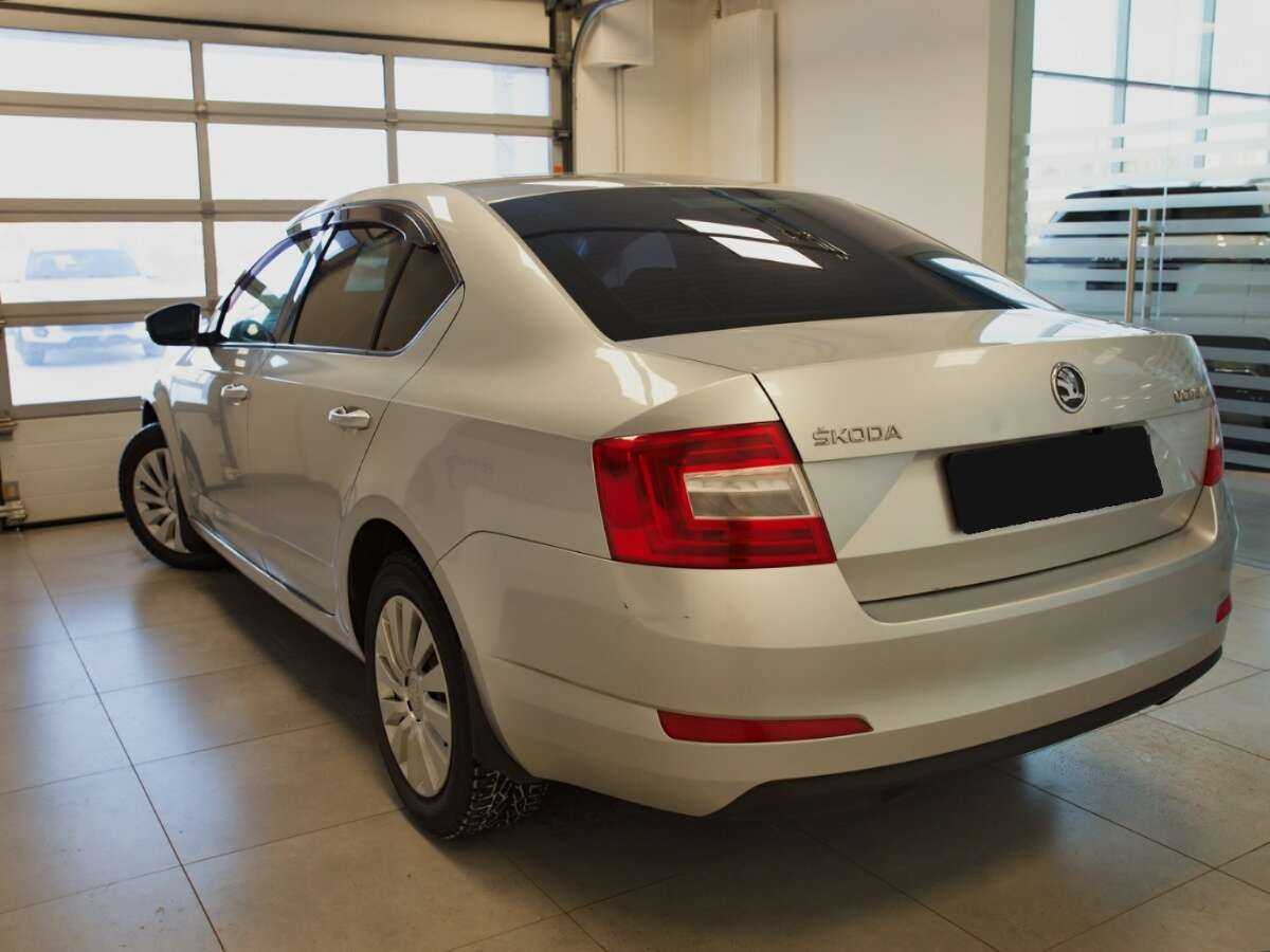 Купить Skoda Octavia с пробегом. Фото: #2