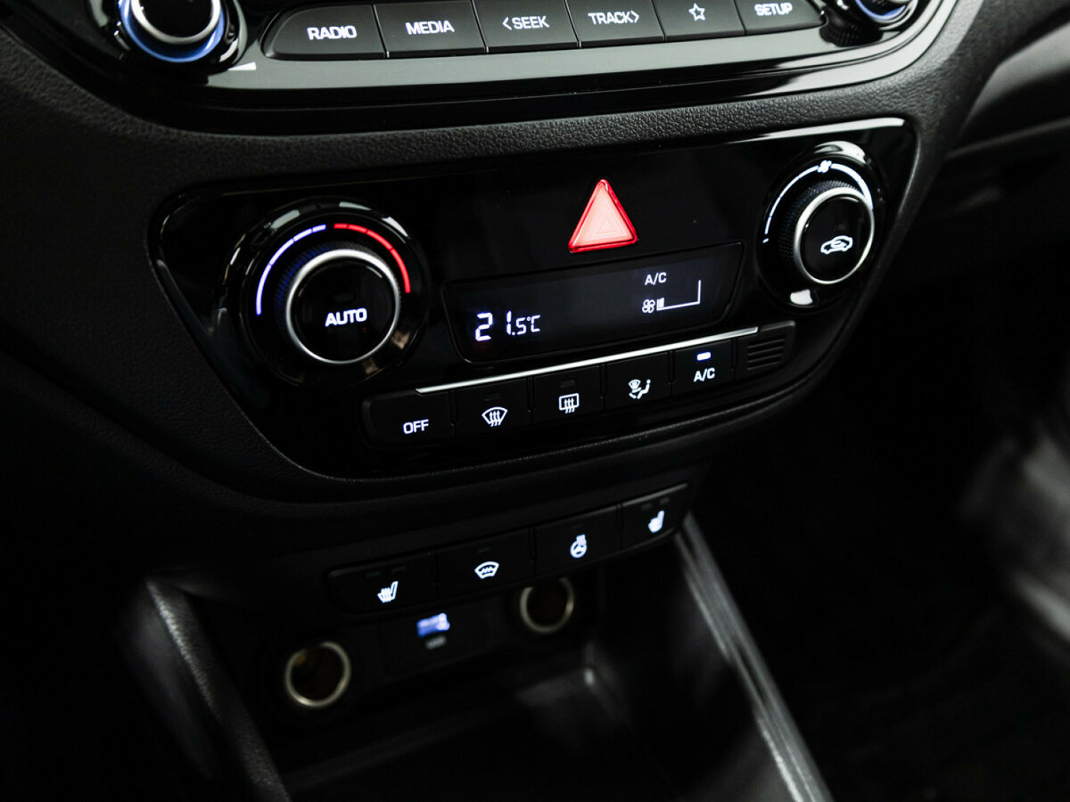 Купить Hyundai Solaris с пробегом. Фото: #14