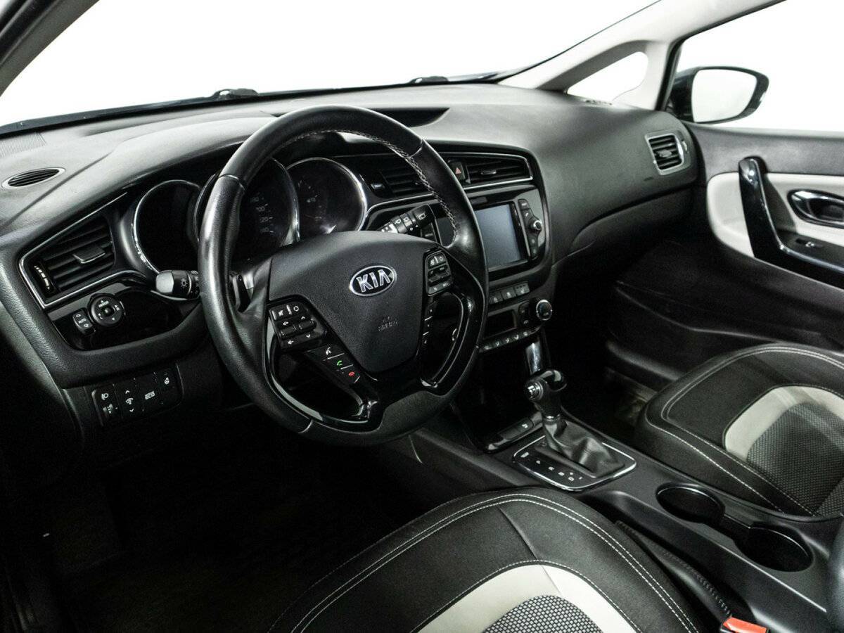 Купить Kia Ceed с пробегом. Фото: #10