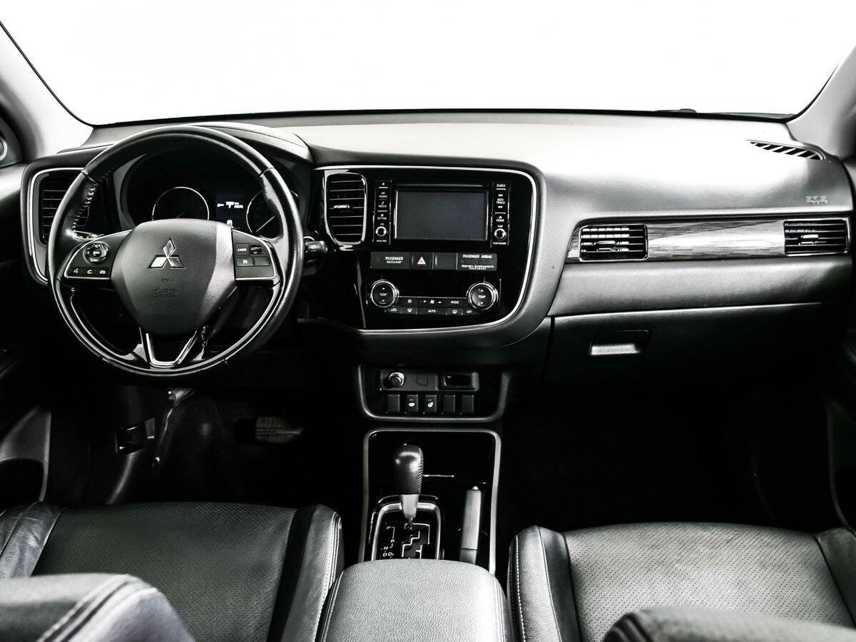 Купить Mitsubishi Outlander с пробегом. Фото: #10
