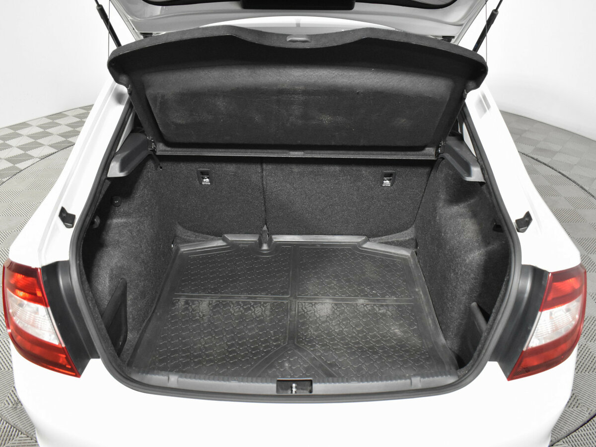 Купить Skoda Rapid с пробегом. Фото: #15