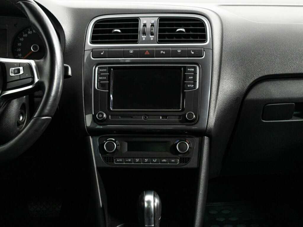 Купить Volkswagen Polo с пробегом. Фото: #13