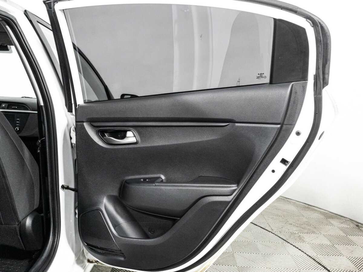 Купить Kia Rio с пробегом. Фото: #26