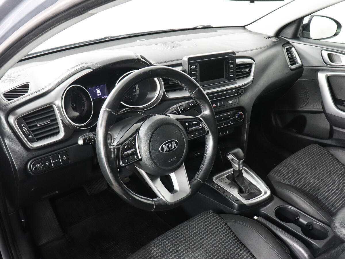 Купить Kia Ceed с пробегом. Фото: #8