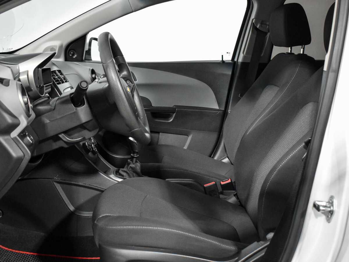 Купить Chevrolet Aveo с пробегом. Фото: #9