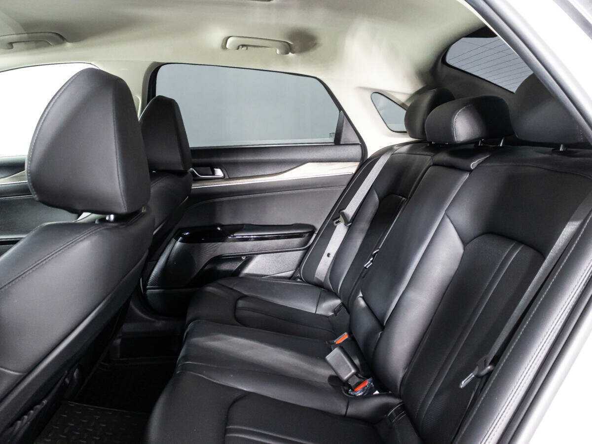 Купить Kia K5 с пробегом. Фото: #9