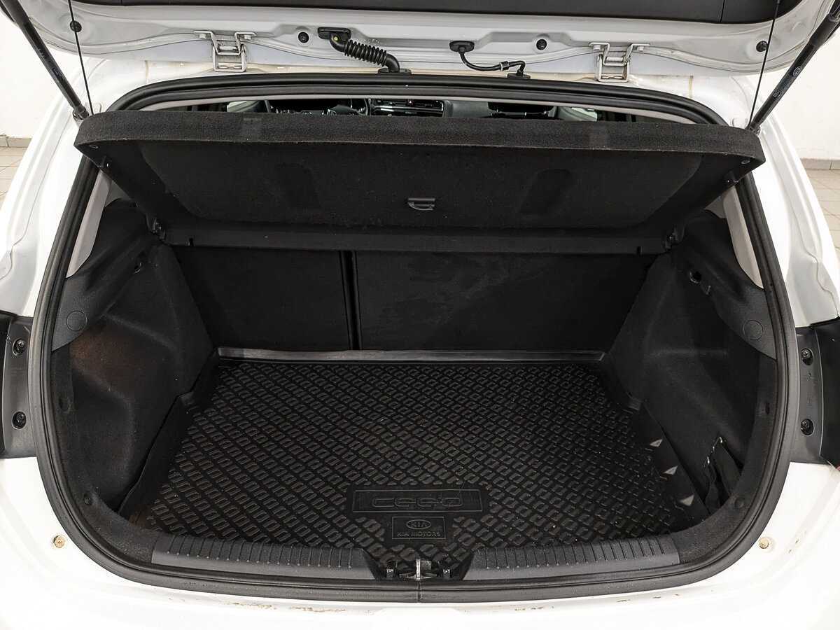 Купить Kia Ceed с пробегом. Фото: #9