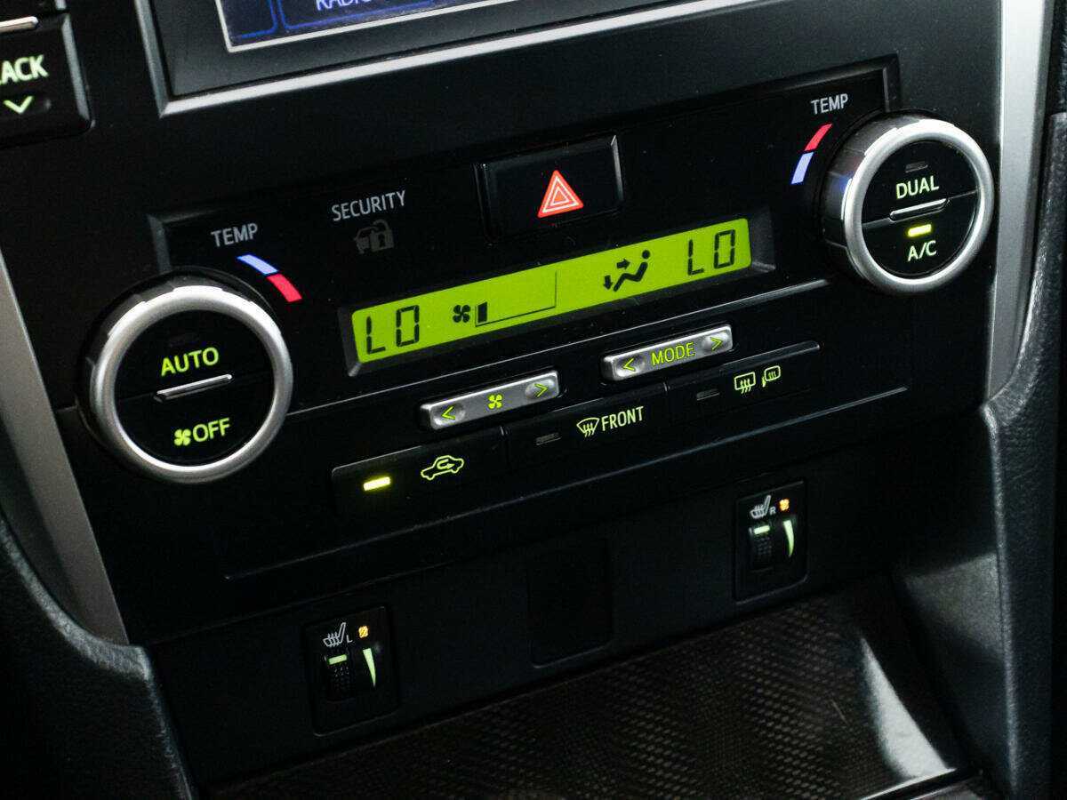 Купить Toyota Camry с пробегом. Фото: #14