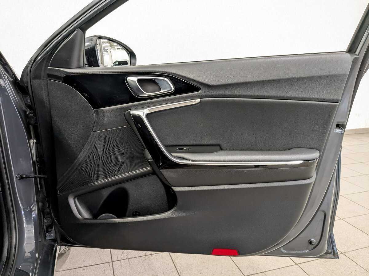 Купить Kia Ceed с пробегом. Фото: #21