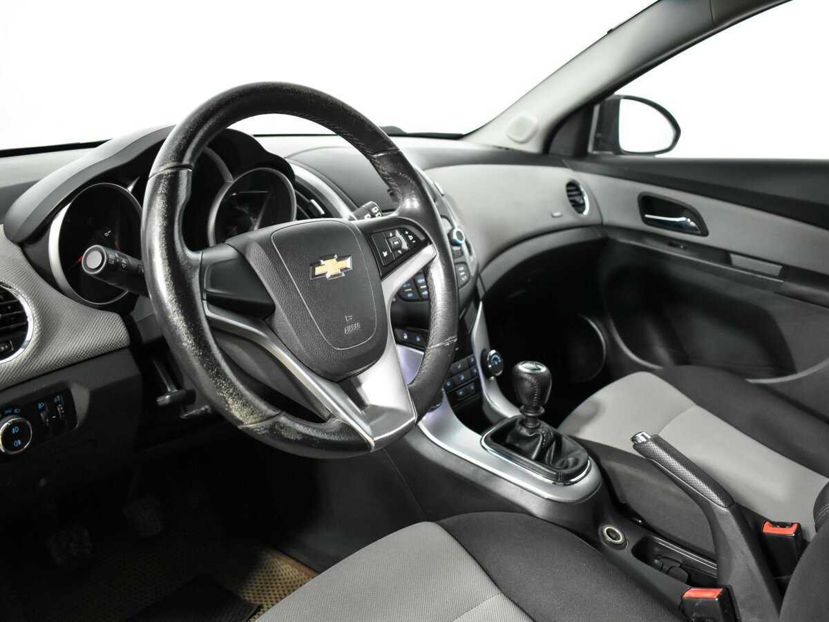 Купить Chevrolet Cruze с пробегом. Фото: #12