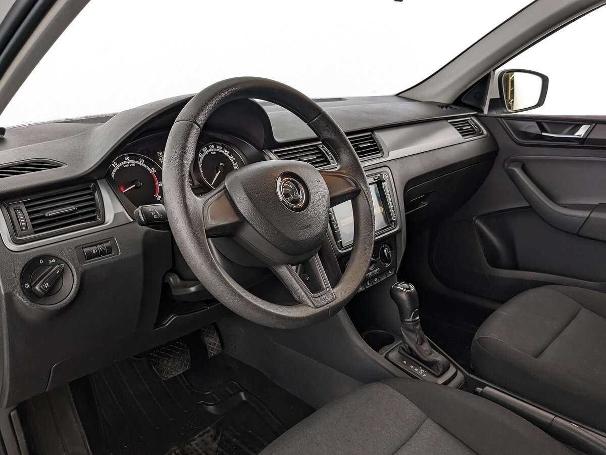 Купить Skoda Rapid с пробегом. Фото: #10