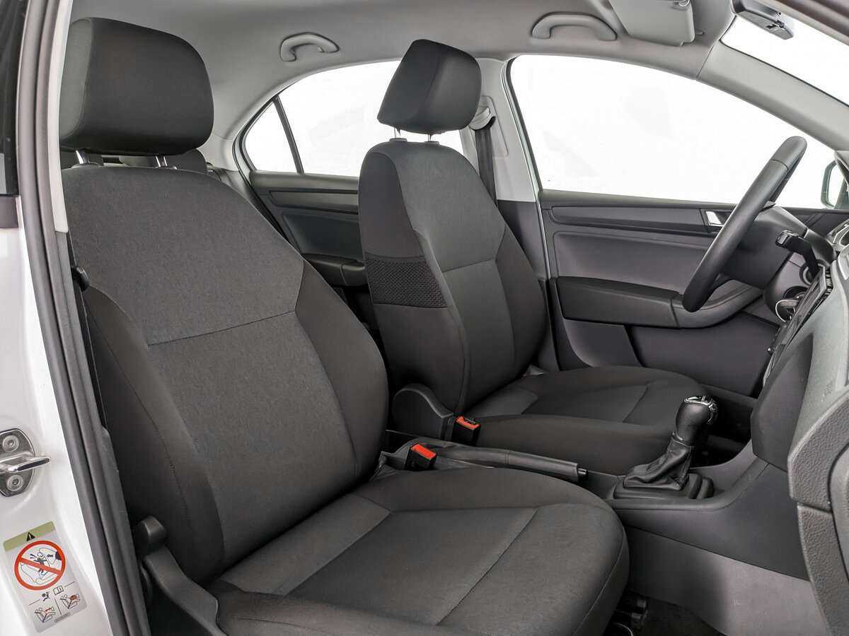 Купить Skoda Rapid с пробегом. Фото: #18