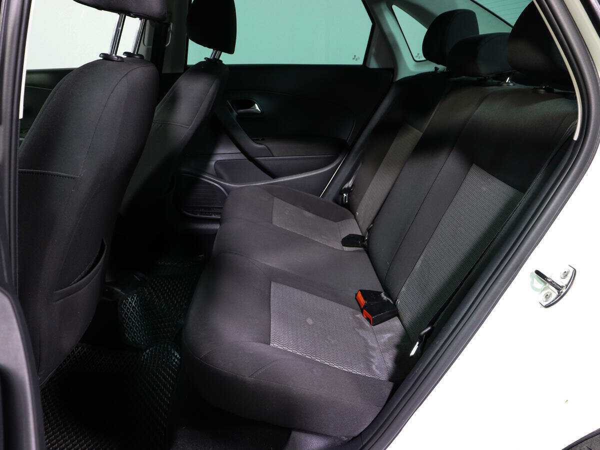 Купить Volkswagen Polo с пробегом. Фото: #8