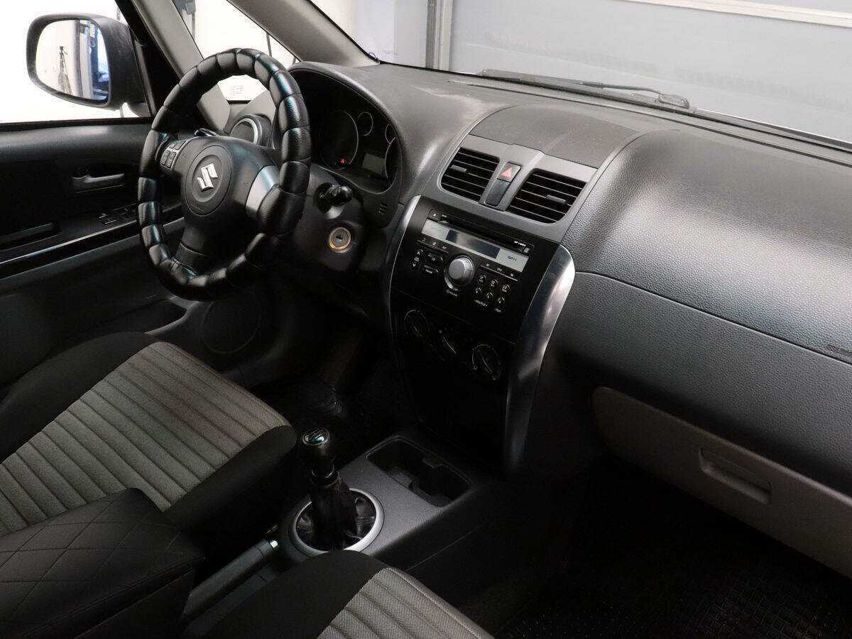 Купить Suzuki SX4 с пробегом. Фото: #6