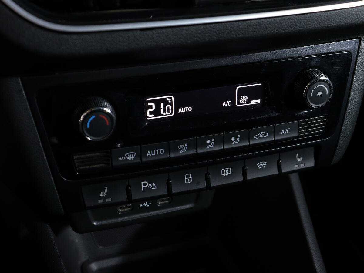 Купить Volkswagen Polo с пробегом. Фото: #19