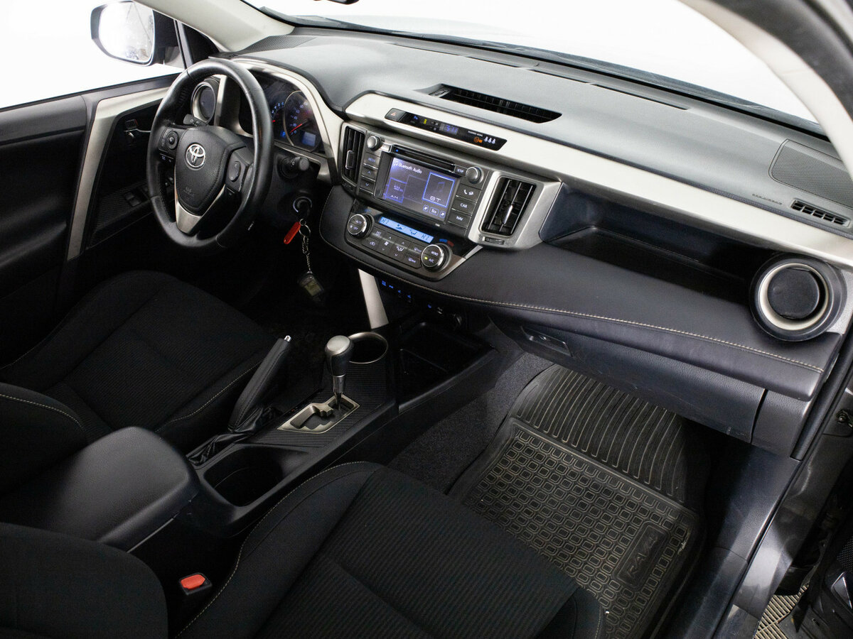 Купить Toyota RAV4 с пробегом. Фото: #14