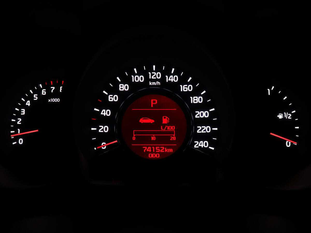 Купить Kia Ceed с пробегом. Фото: #9