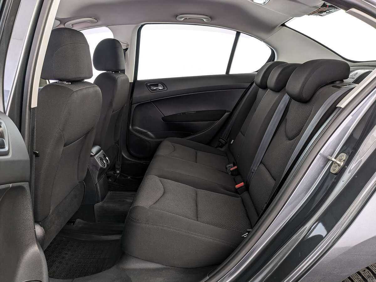 Купить Peugeot 408 с пробегом. Фото: #17