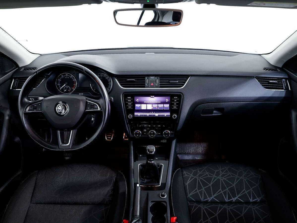 Купить Skoda Octavia с пробегом. Фото: #11