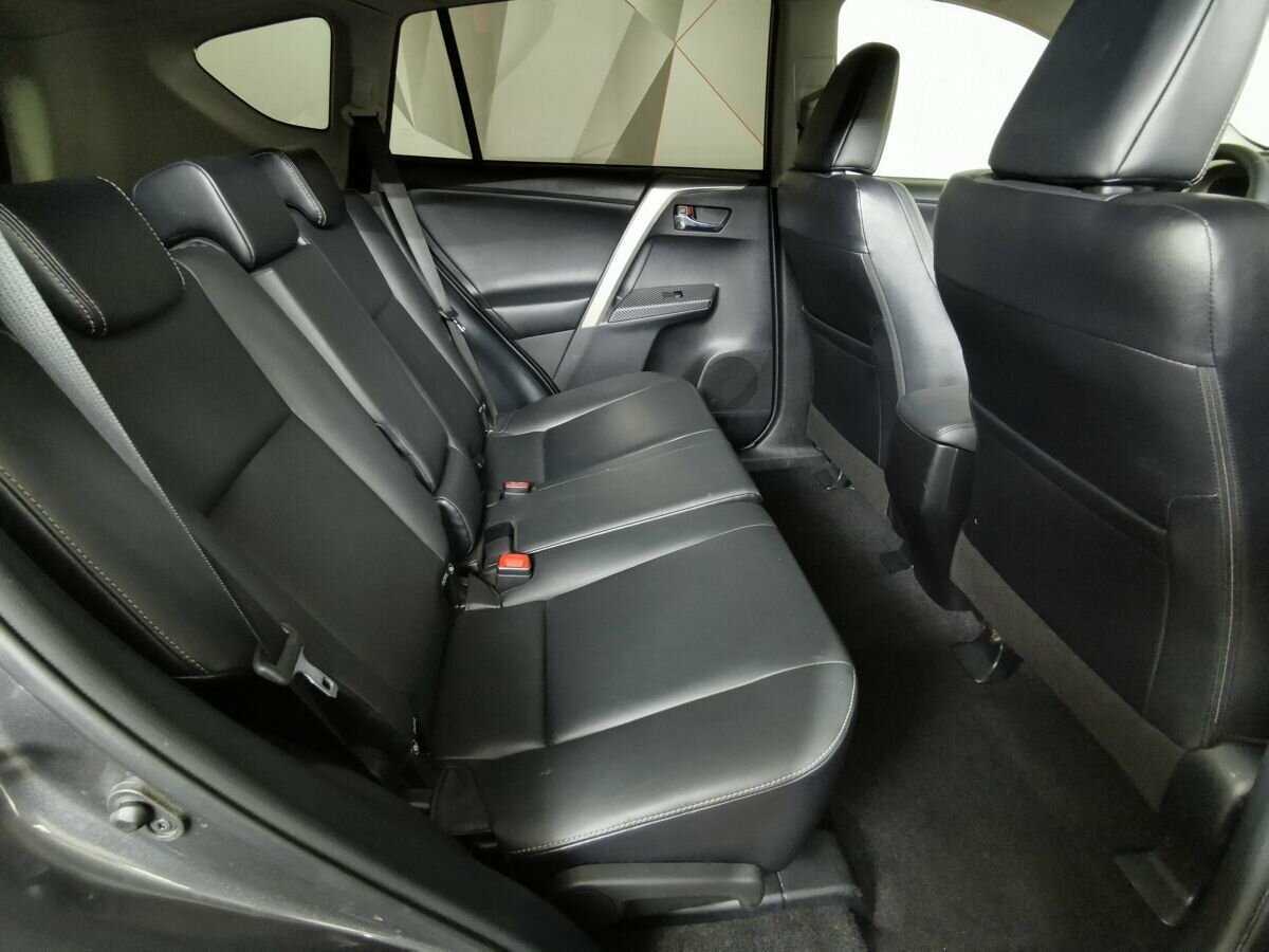 Купить Toyota RAV4 с пробегом. Фото: #11