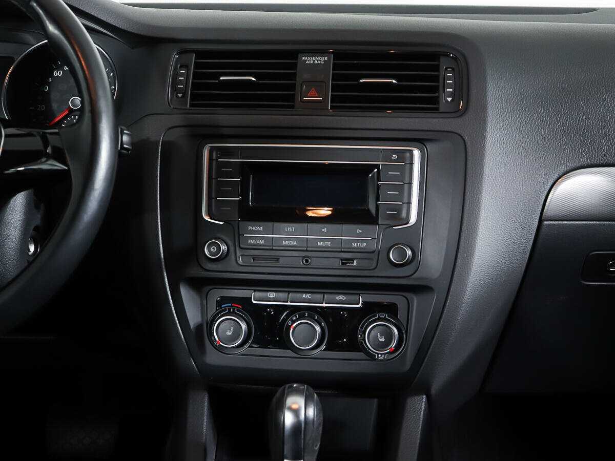 Купить Volkswagen Jetta с пробегом. Фото: #5