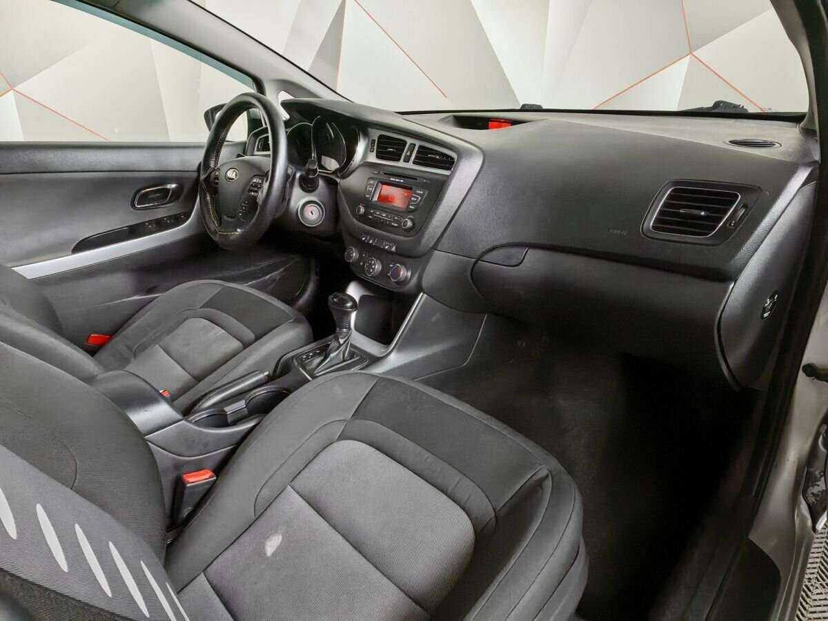 Купить Kia Ceed с пробегом. Фото: #8
